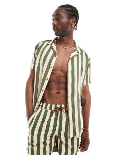 Camicia da spiaggia a righe kaki e crema in coordinato - Hunky Trunks - Modalova