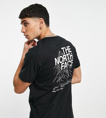 In esclusiva per ASOS - - Mountain Outline - T-shirt nera - The North Face - Modalova