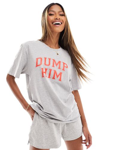 T-shirt grigia con scritta "Dump Him" - In The Style - Modalova