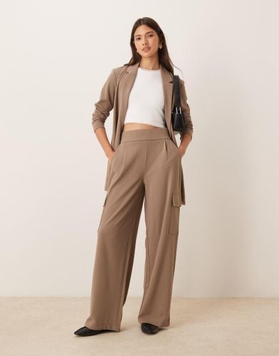 Pantaloni cargo marroni con tasche laterali in coordinato - JDY - Modalova