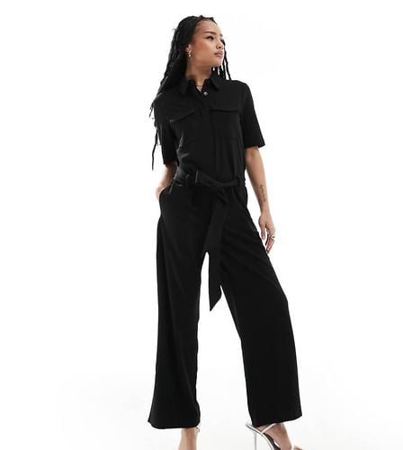 Tuta jumpsuit nera a maniche corte con tasche - JDY Petite - Modalova