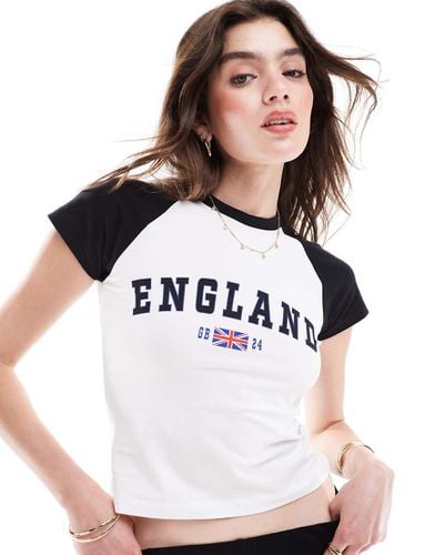 T-shirt corta e stretta con stampa "England" sul petto - JJXX - Modalova