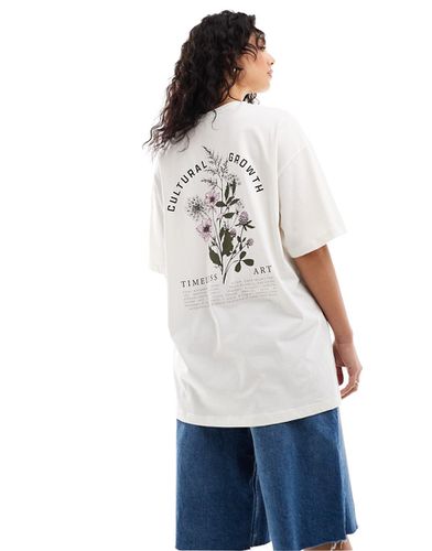 T-shirt oversize bianca con stampa "Timeless Art" sulla schiena - ONLY - Modalova