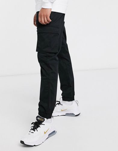 Pantaloni cargo slim neri con elastico sul fondo - ONLY & SONS - Modalova