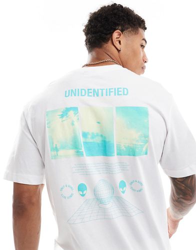 T-shirt oversize bianca con stampa "Unidentified" sulla schiena - ONLY & SONS - Modalova