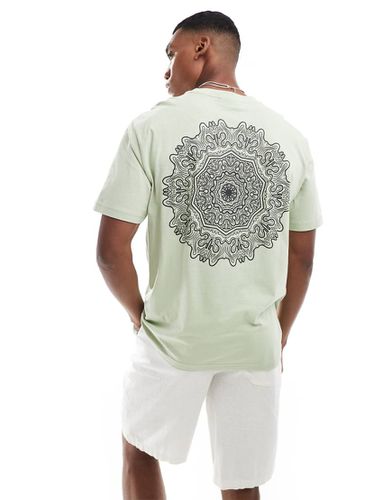 T-shirt vestibilità comoda salvia con stampa di mandala sul retro - ONLY & SONS - Modalova