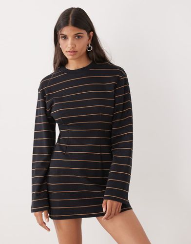 Robe T-shirt rayée courte à taille cintrée et manches longues - Monki - Modalova