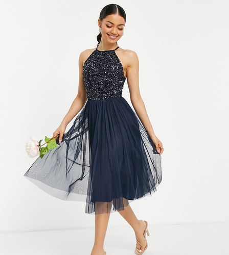 Petite - Vestito midi da damigella in tulle allacciato al collo con delicate paillettes tono su tono - Maya - Modalova