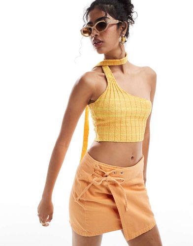 Crop top allacciato al collo in maglia gialla - Mango - Modalova