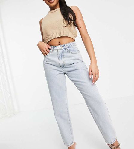 Riot - Mom jeans a vita alta in denim - MBLUE - Missguided Petite - Modalova