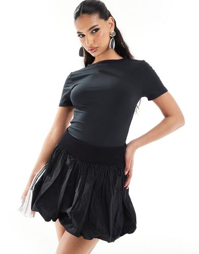 Missy Empire - T-shirt attillata nera sinuosa in coordinato - Missyempire - Modalova