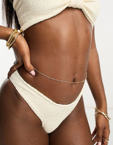 Curve - Top bikini color crema stropicciato con davanti a V - Miss Selfridge - Modalova