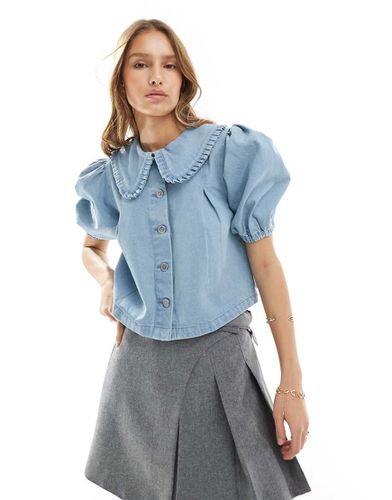 Blusa lavaggio chiaro con colletto con volant - Miss Selfridge - Modalova