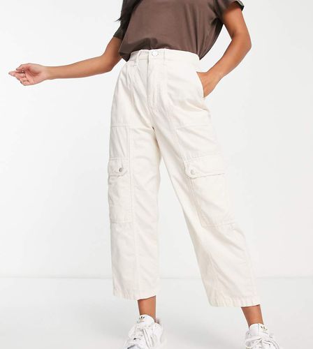 Petite - Pantaloni cargo écru con tasche laterali - Miss Selfridge - Modalova