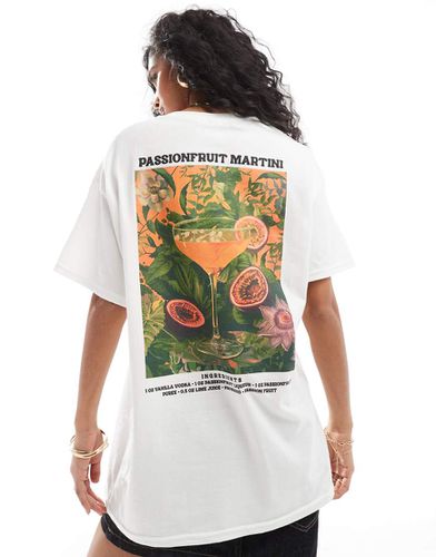 T-shirt oversize bianca con grafica "Passion Fruit Martini" - Miss Selfridge - Modalova