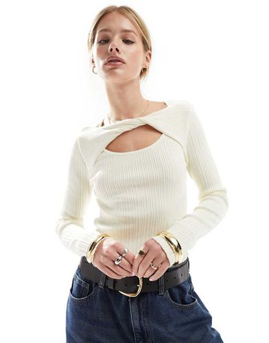 Top a maniche lunghe color crema in maglia a coste miste con cut-out e dettaglio intrecciato - Miss Selfridge - Modalova