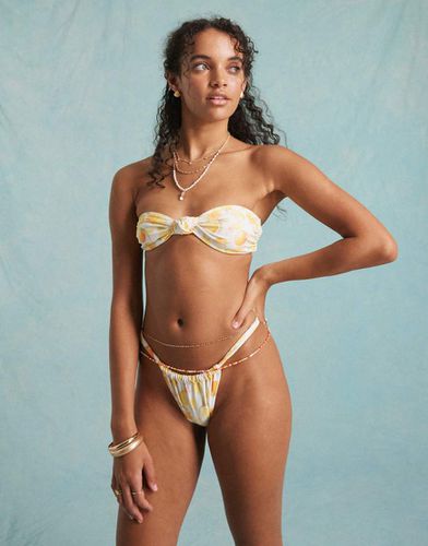 Top bikini a fascia con nodo e stampa di frutta - Miss Selfridge - Modalova