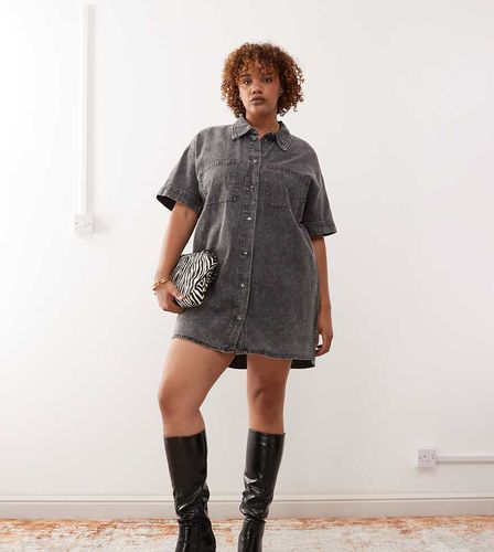 Robe chemise courte en denim - délavé - Noisy May Curve - Modalova