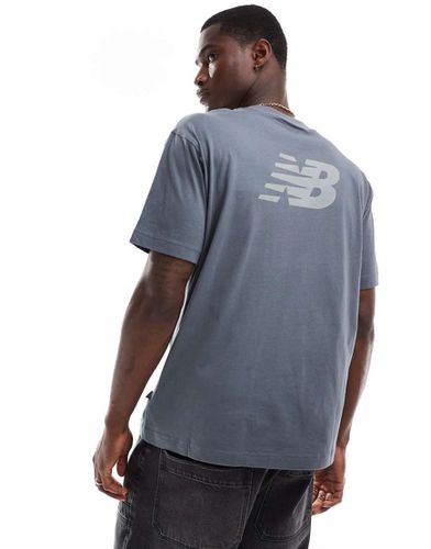 Flying NB - T-shirt grigio scuro con stampa sul retro - New Balance - Modalova