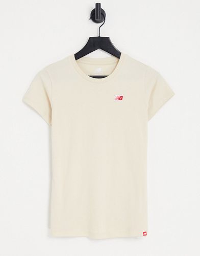 T-shirt con logo piccolo beige - New Balance - Modalova