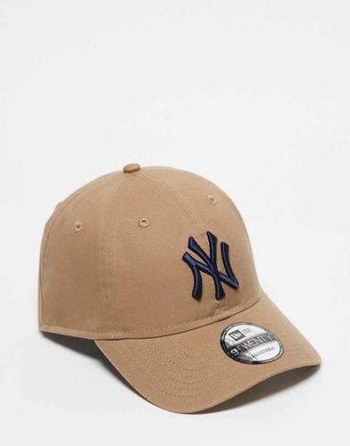 NY Yankees 9twenty - Cappellino beige slavato con logo a contrasto - New Era - Modalova