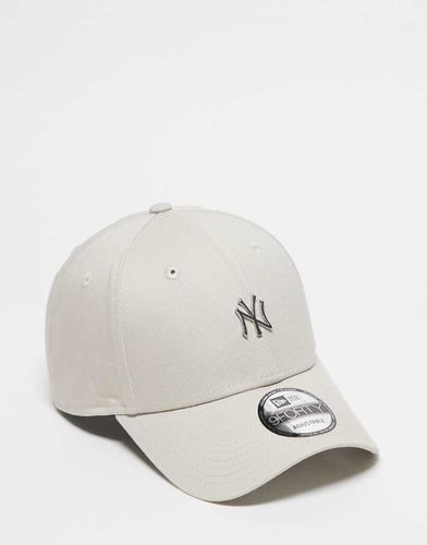 NY Yankees 9forty - Cappellino beige con logo in metallo - New Era - Modalova