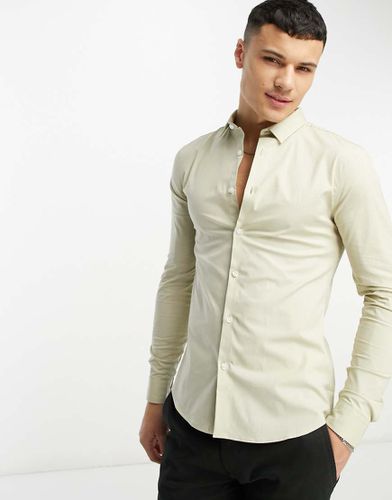 Camicia attillata in popeline color avena - New Look - Modalova