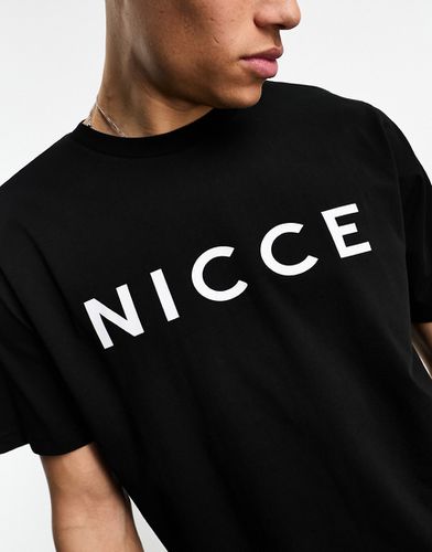 T-shirt nera con logo sul petto - Nicce - Modalova
