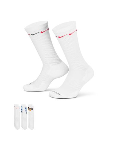 Everyday Cushioned Plus - Confezione da 3 paia di calzini alla caviglia bianchi con stampa - Nike Training - Modalova