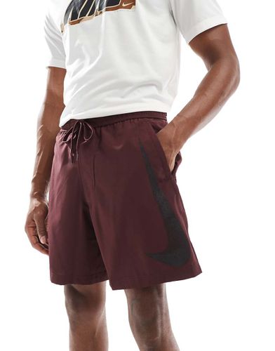 Pantaloncini bordeaux da 7" con logo - Nike Training - Modalova