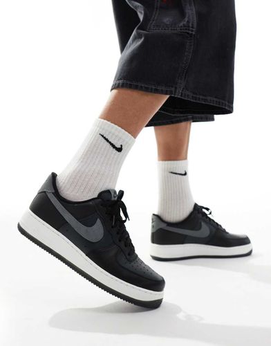 Air Force 1 '07 - Sneakers nere e grigie - Nike - Modalova