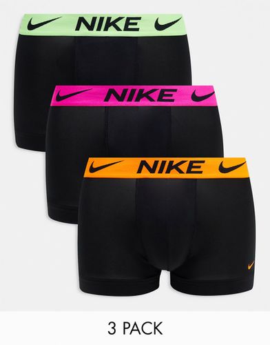 Dri-Fit Essential Micro - Confezione da 3 boxer aderenti neri in microfibra Dri-Fit con vita elasticizzata arancione, rosa e verde fluo - Nike - Modalova