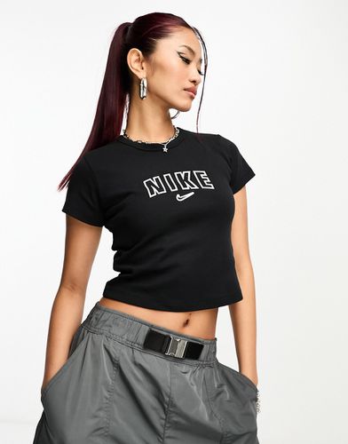 Life - T-shirt nera ristretta con stampa stile college - Nike - Modalova