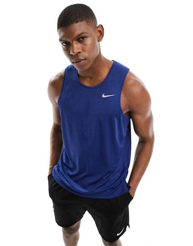 Dri-Fit Miler - Top senza maniche color reale - Nike Running - Modalova