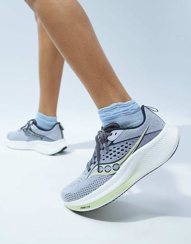 Ride 17 Neutral - Sneakers da corsa colore blu iris e blu navy - Saucony - Modalova