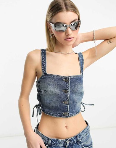 STR - Crop top in denim slavato con allacciatura laterale - Stradivarius - Modalova