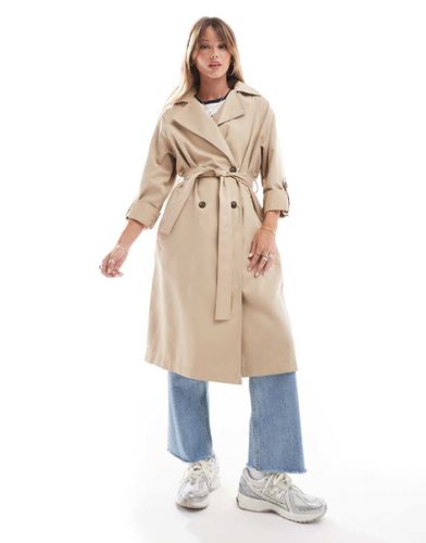 Trench beige con cintura - Stradivarius - Modalova