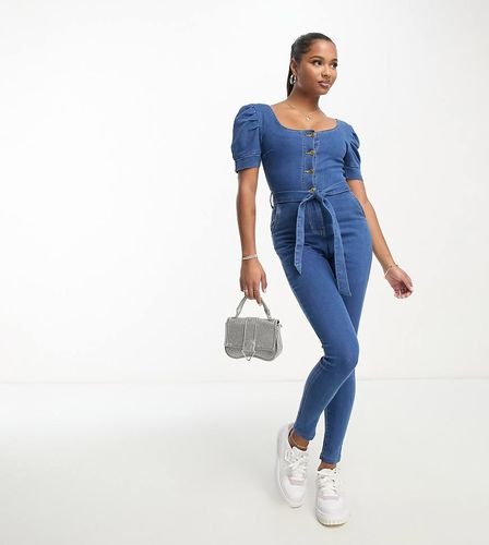 Tuta jumpsuit in denim con cintura lavaggio medio - Parisian Petite - Modalova