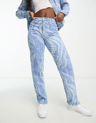 Jeans dritti con stampa effetto marmo in coordinato - Pieces - Modalova