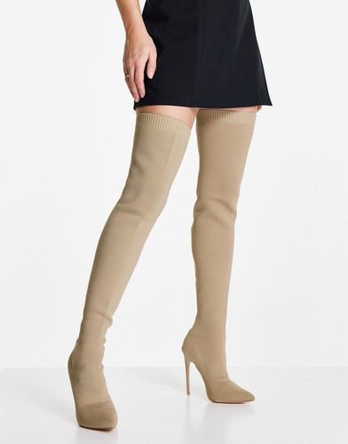 Ariame - Stivali sopra al ginocchio in tessuto elasticizzato color cammello con tacco - Public Desire - Modalova