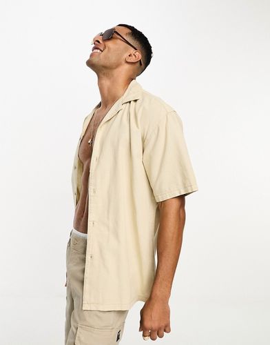 Camicia in lino color sabbia con rever - Pull & Bear - Modalova