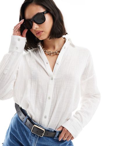 Camicia oversize a maniche lunghe effetto lino bianca - Pull & Bear - Modalova