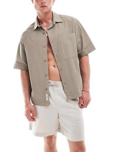 Camicia squadrata color sabbia con colletto rever - Pull & Bear - Modalova