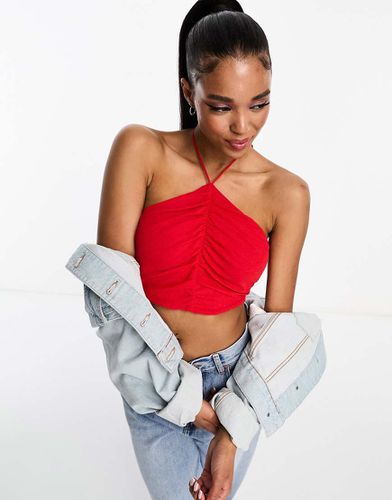 Crop top allacciato al collo rosso arricciato - Pull & Bear - Modalova