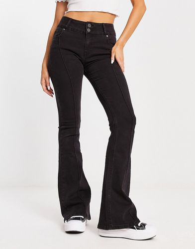 Jeans a zampa a vita medio-alta neri con bottone - Pull & Bear - Modalova