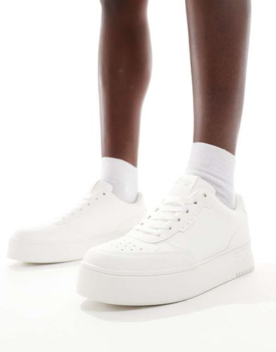 Sneakers bianche con suola spessa - Pull & Bear - Modalova