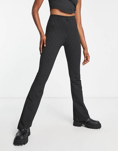 Pantaloni a vita alta gessato in coordinato - Pull & Bear - Modalova