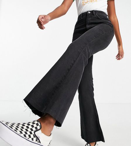 Inspired - Jeans a zampa slavato stile anni '99 - Reclaimed Vintage - Modalova