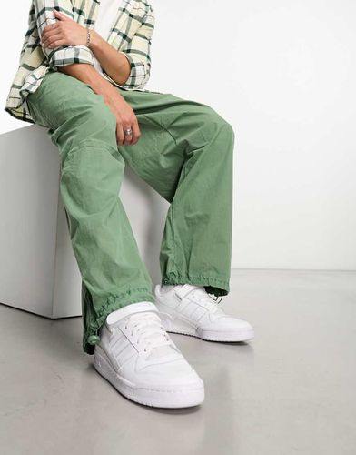 Pantaloni parachute kaki - River Island - Modalova