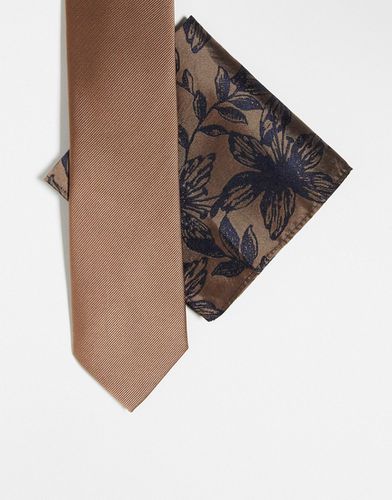 Set con cravatta e fazzoletto da taschino in twill beige a fiori - River Island - Modalova
